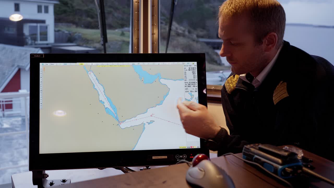 el capitán muestra áreas peligrosas alrededor del mar rojo, somalia, yemen después de los ataques