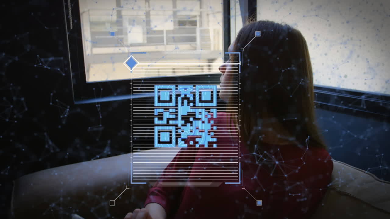 animación de procesamiento de datos qr sobre mujer de negocios caucásica con tableta en la oficina