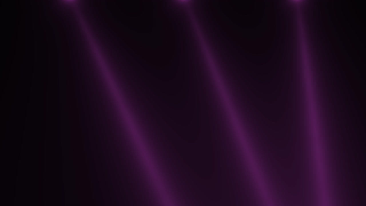 resplandecientes rayos de luz rosa neón en el escenario de actuación