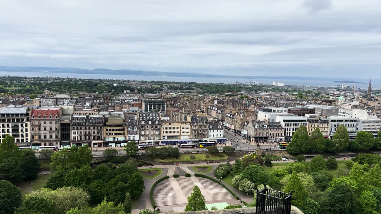 Edinburgh Castle Panoramic City Viewpoint