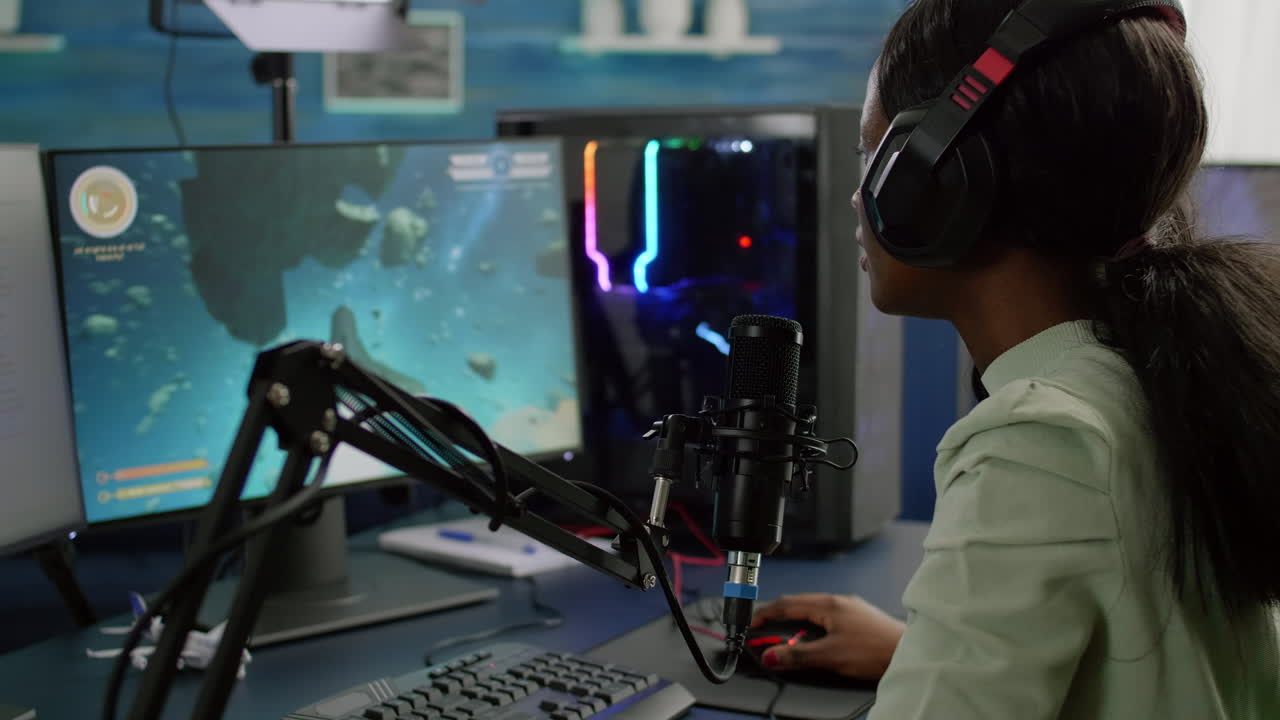 Pro cyber black woman streaming videogame, reading on stream chat