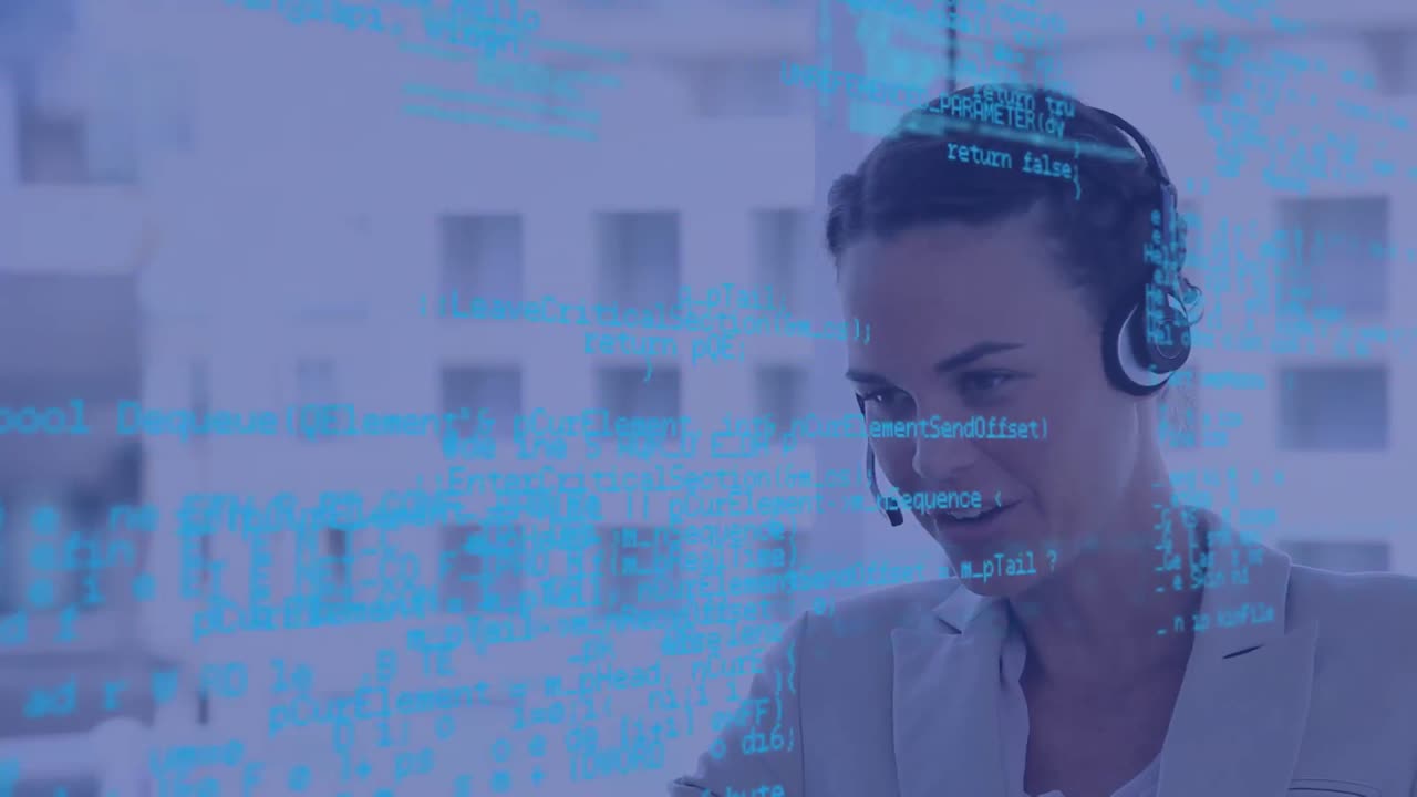 animación del procesamiento de datos sobre una mujer de negocios usando auriculares de teléfono