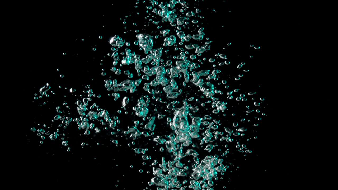 파란 거품이 위에서 아져 내립니다.