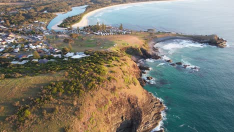 Crescent-Head-–-Goolawah-Beach-–-Kieselstrand-–-New-South-Wales-–-New-South-Wales-–-Australien-–-Luftaufnahme-–-Enthüllung