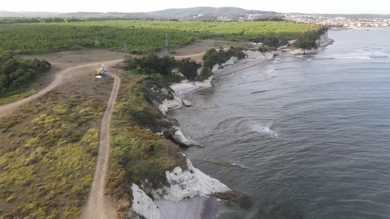 mar océano olas costa vista aérea