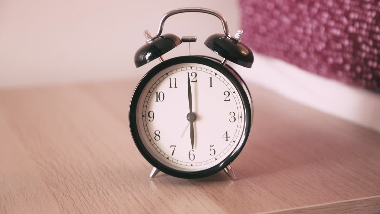 아침 시계 알람 구식