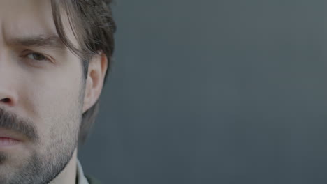 primer plano de la cara de un hombre