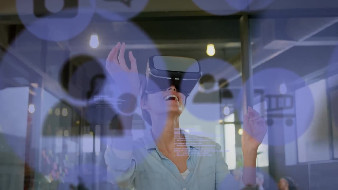 Animation af faldende ikoner over en kvinde, der bruger VR-headset.
