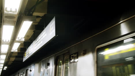 tren del metro en movimiento