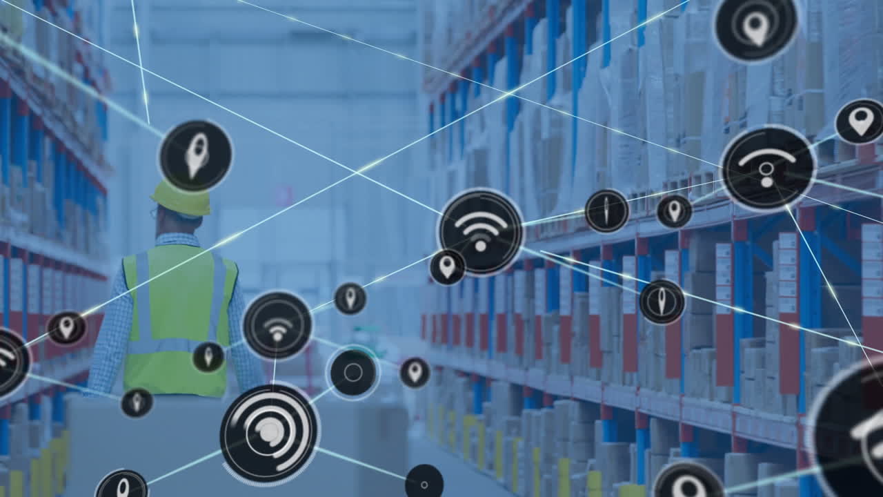 animación de una red de conexiones con iconos sobre un trabajador caucásico en un almacén