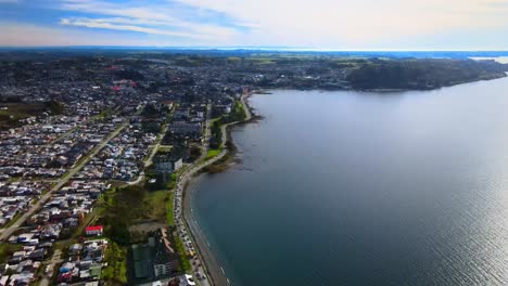 Vista-Aerea-De-La-Ciudad-De-Puerto-Varas,-Chile