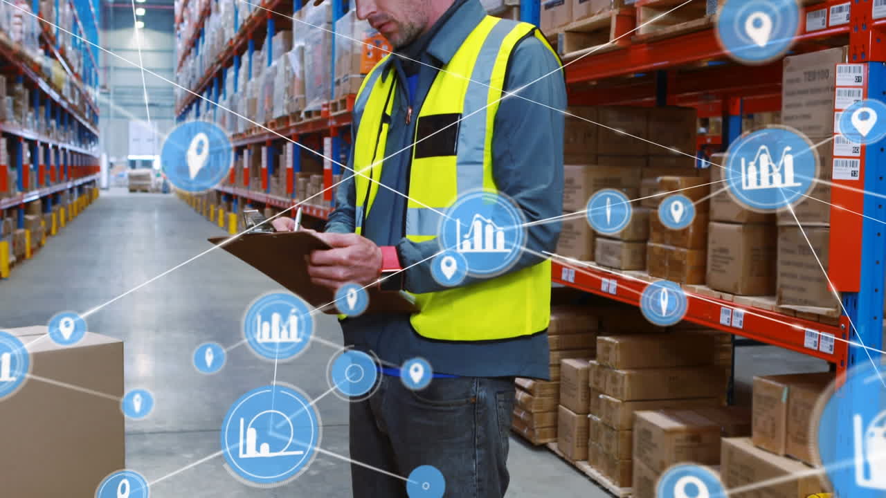 animación de redes de conexiones con iconos sobre el hombre que trabaja en el almacén