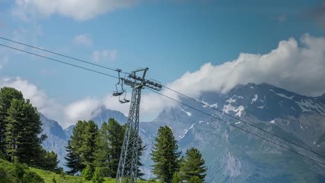 Schweizer-Seilbahn-4k-00