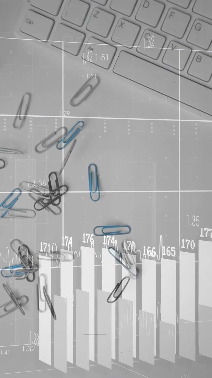 Video verticale: Graffette che scorrono, sovrapposizioni che appaiono come grafici a barre, clip che si animano, mostrando il settore finanziario.