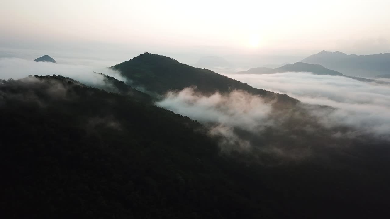 라오스 시골 항공의 손길이 닿지 않은 자연의 아름다움