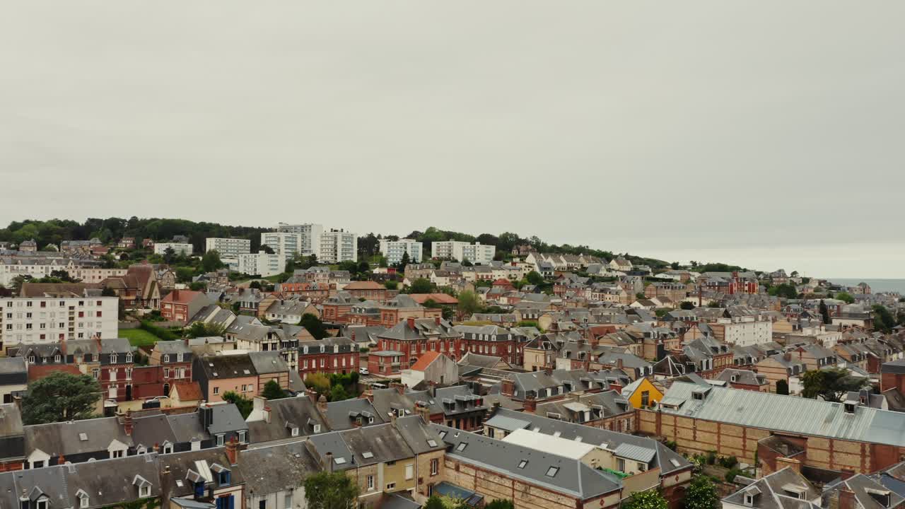 vista aérea de una ciudad europea