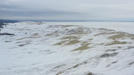 Aerial-view-of-dunes-in-winter