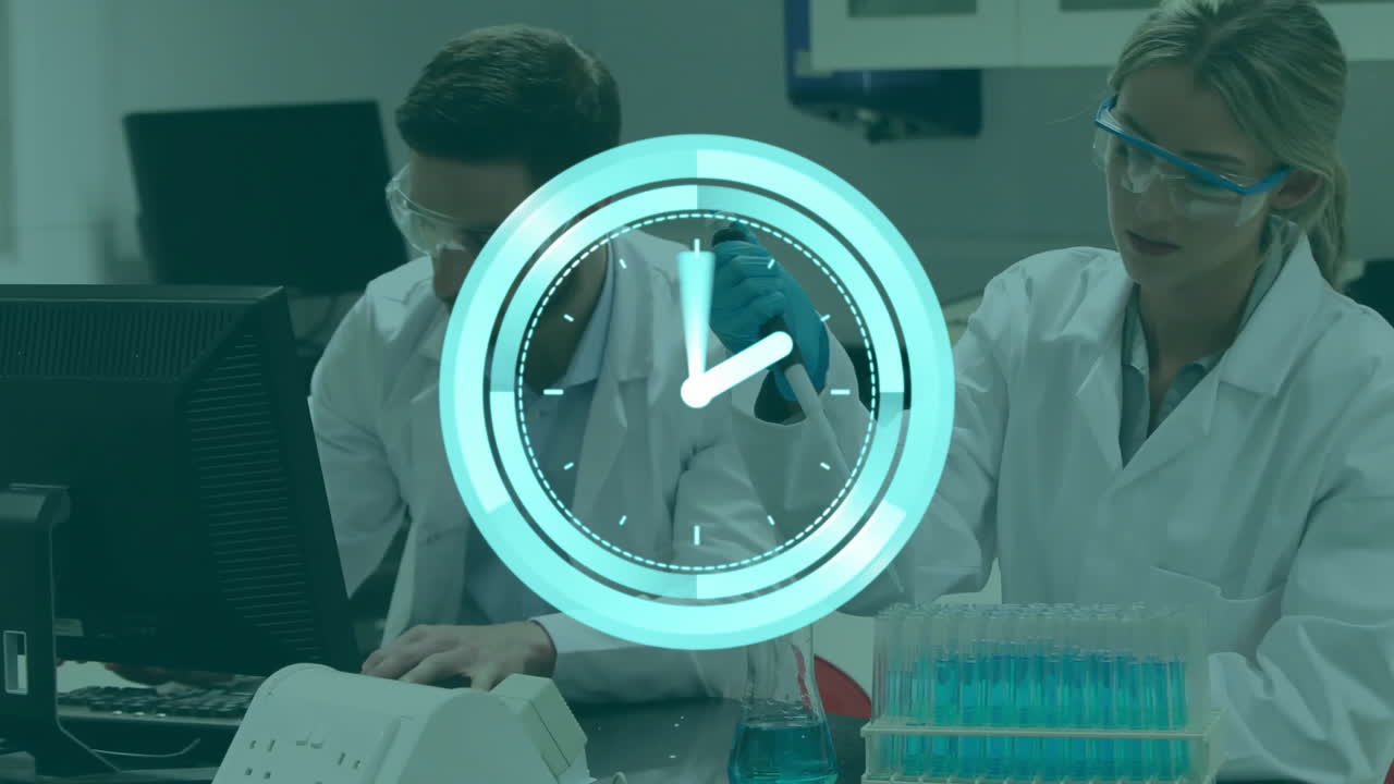 animación de reloj en movimiento sobre científico caucásico masculino y femenino en el laboratorio