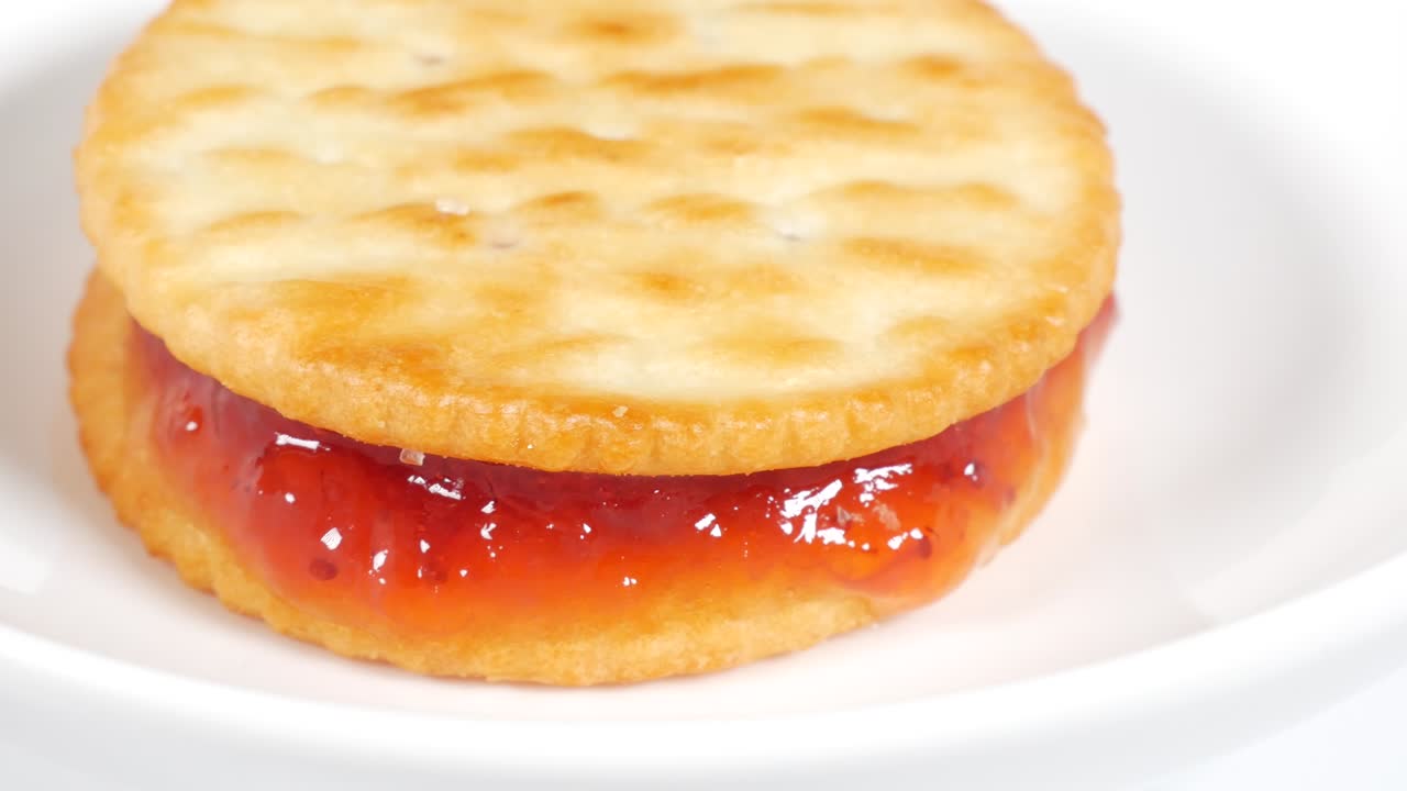 Jam cracker sand strawberry