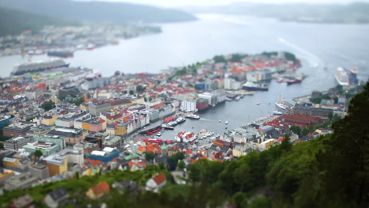 베르겐 (bergen) 은 호르달란드의 도시이자 지방자치단체이다.