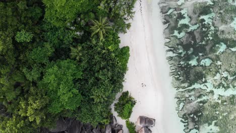 Vista-Aérea-De-Anse-Source-D&#39;argent,-La-Digue,-Seychelles