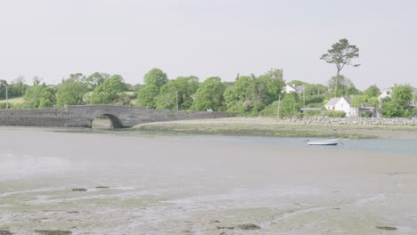 Tides-low-sea-in-Irland,-Fethard-On-Sea,-Wexford,-Saltmills