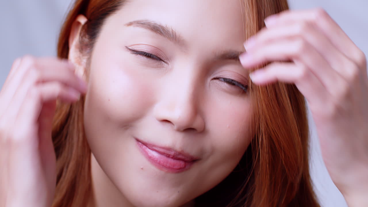 가까이 얼굴 초상화 미소 행복 젊은 아시아 여자