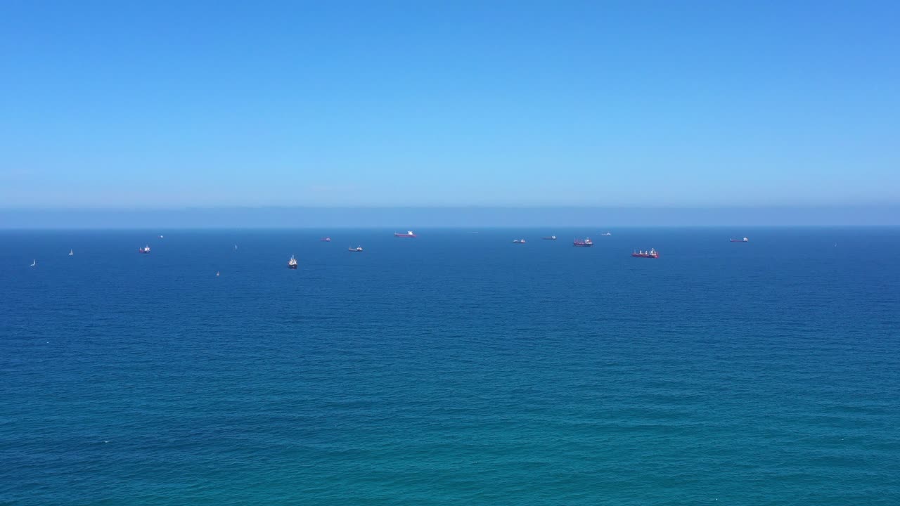 바다에 있는 선박