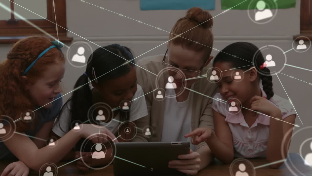 animación del aula sobre el procesamiento de datos en segundo plano