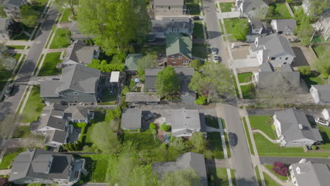 sobrevuelo aéreo bonitas casas en un bonito barrio de st.