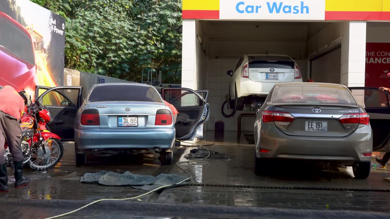 Busy Car Wash in Pakistan