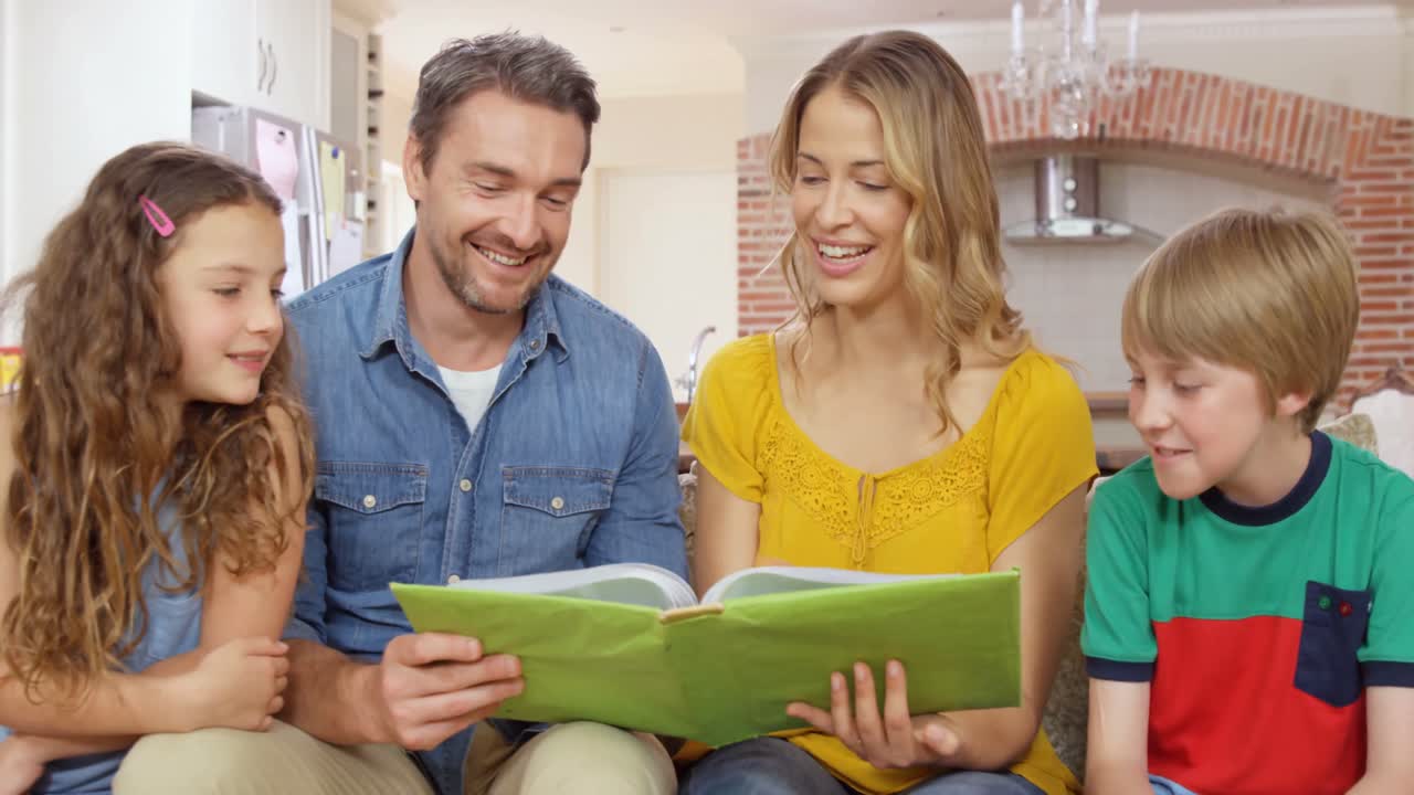 libro de lectura para una familia feliz