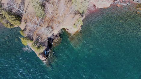 Beautiful-view-coastline-of-Lake-Superior-North-Shore-in-a-sunny-day