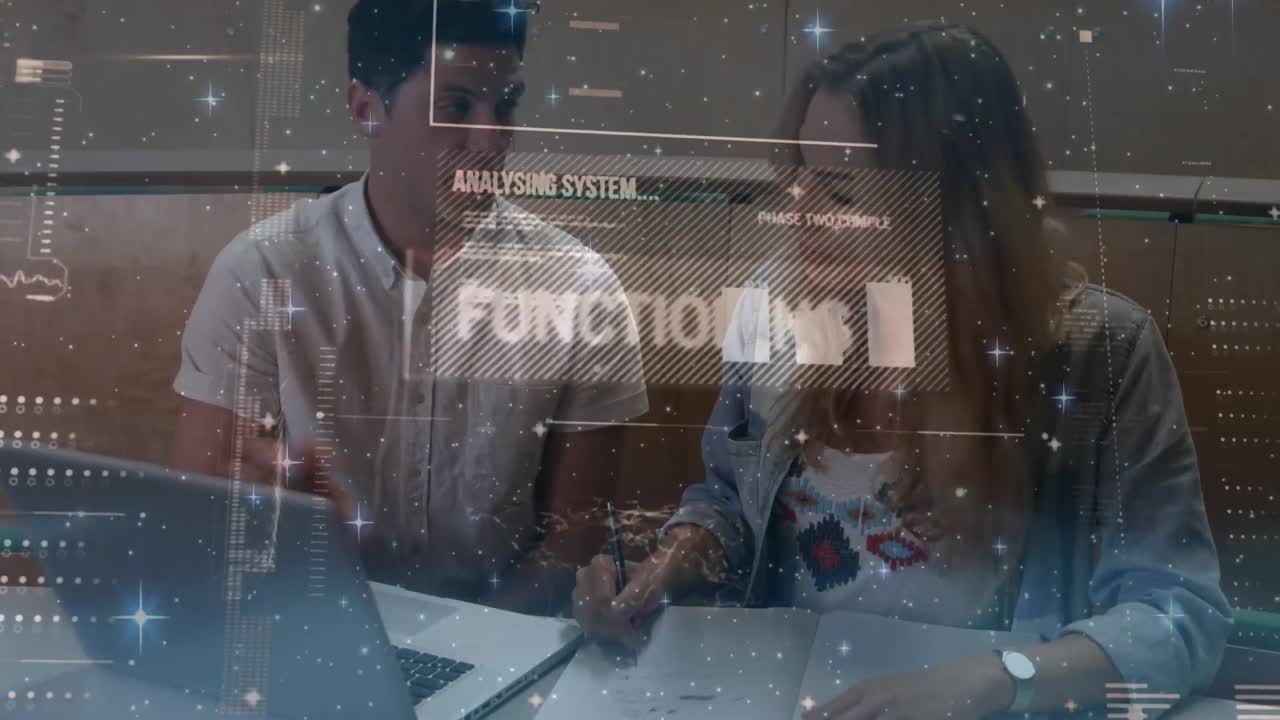 animación del procesamiento de datos digitales sobre una pareja de estudiantes caucásicos
