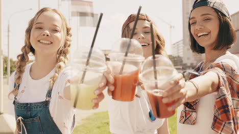 friends enjoying drinks outdoors