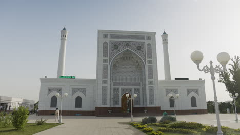 Marble-Architecture-Of-Minor-Mosque-In-Tashkent,-Uzbekistan
