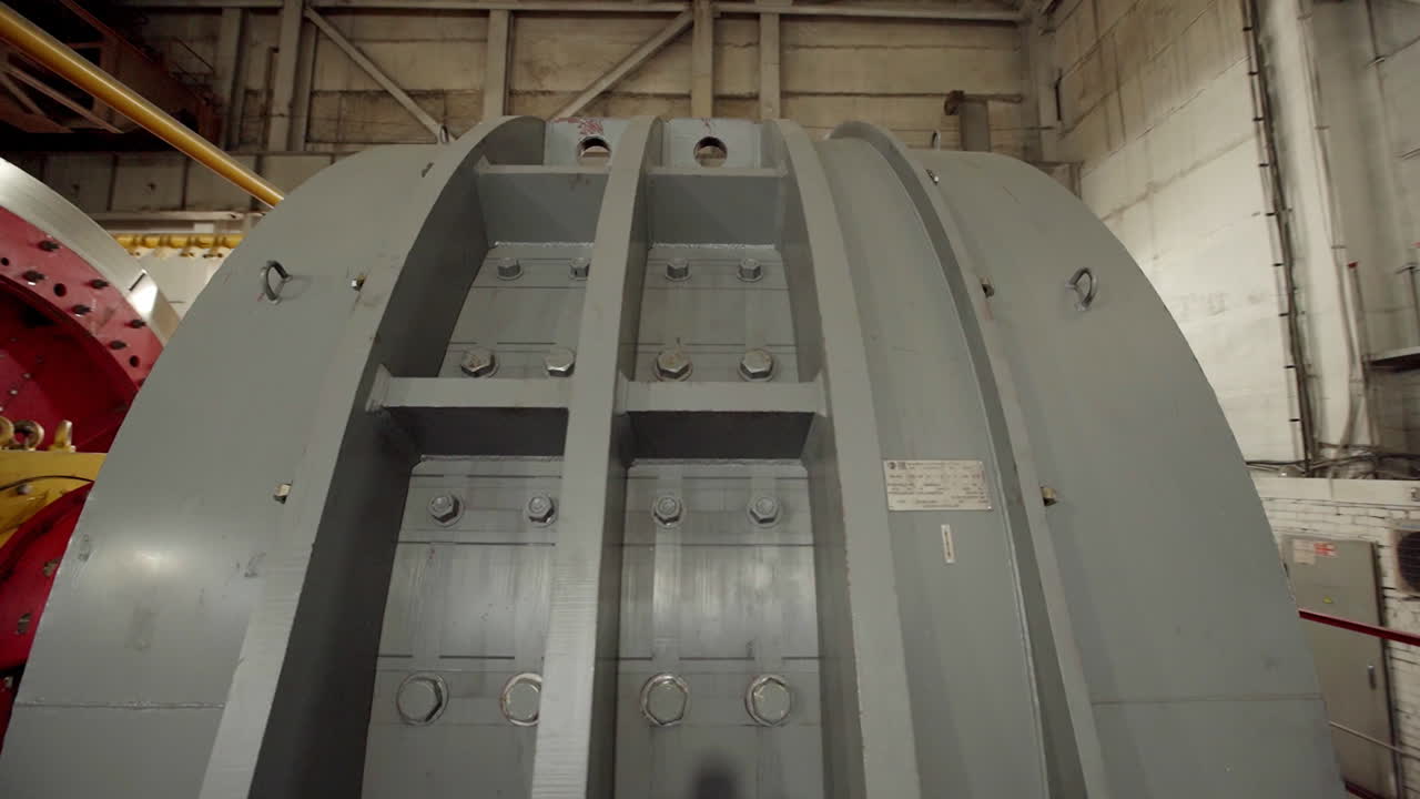 промышленная мельница или мельница