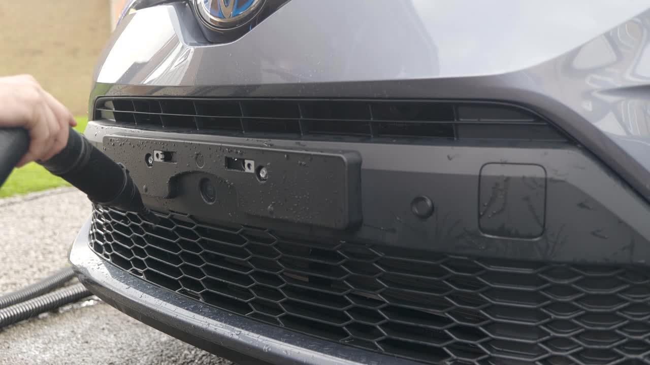 Drying a car with blower