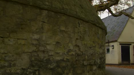 Tiro-De-Seguimiento-De-Un-Pintoresco-Callejón-En-Oxford,-Inglaterra