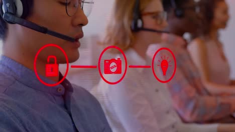 animación de un conjunto de tres iconos digitales sobre personas de negocios que usan auriculares de teléfono