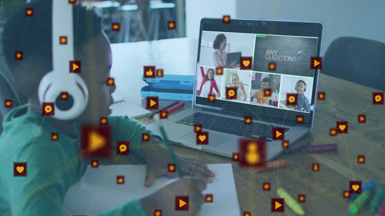 animación de iconos digitales sobre un niño afroamericano haciendo la tarea mirando una computadora portátil en casa