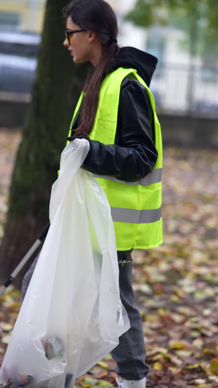 limpieza de otoño del parque