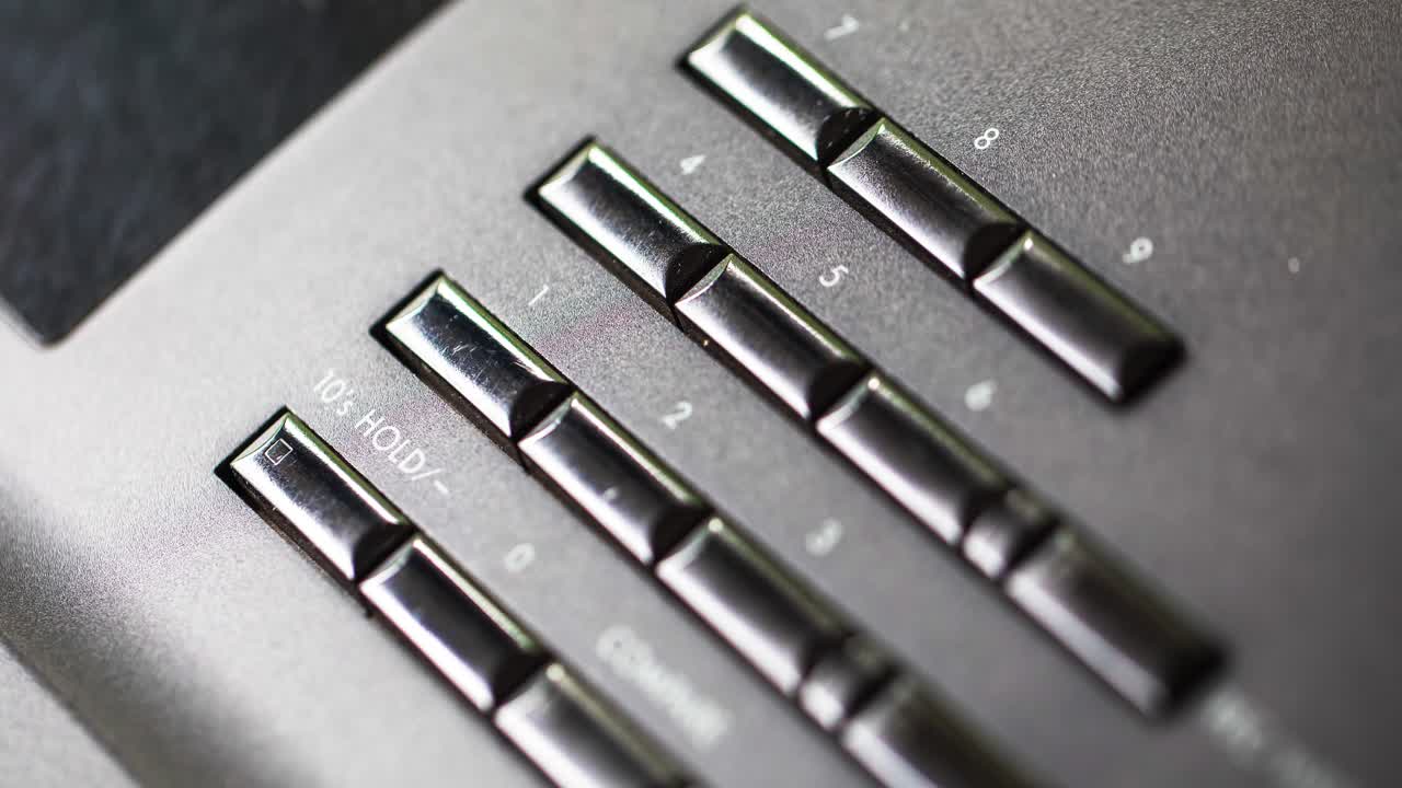 primer plano de los botones del controlador de un teclado electrónico