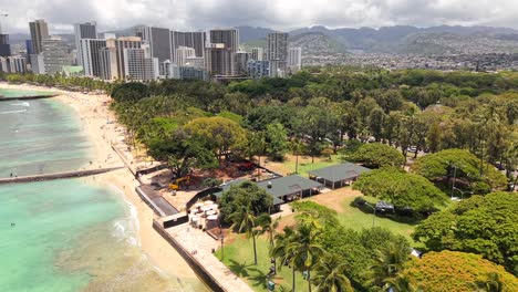 sunny day at kapi'olani park and waikiki beach honolulu