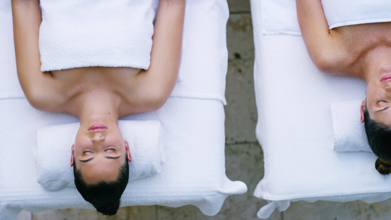 좋아하는 사람 과 함께 스파 하루 를 예약 하십시오