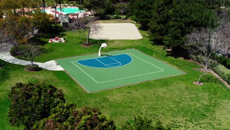 Drone-Shot-of-Basketball-court-in-Golf-Community-in-San-Diego,-California-2