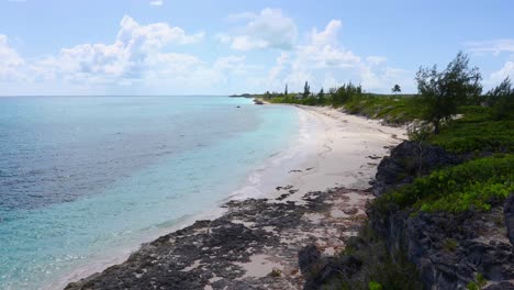 video estático de una escena de playa en exuma en las bahamas