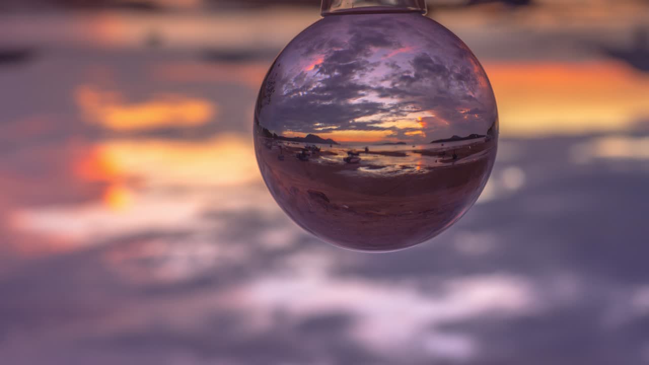 크리스탈 볼의 에 있는 해가 뜨는 마법의 타임 스 뷰