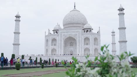 Seitenaufnahme-Des-Taj-Mahal