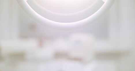 수술 중 치과 진료소의 치과용 램프